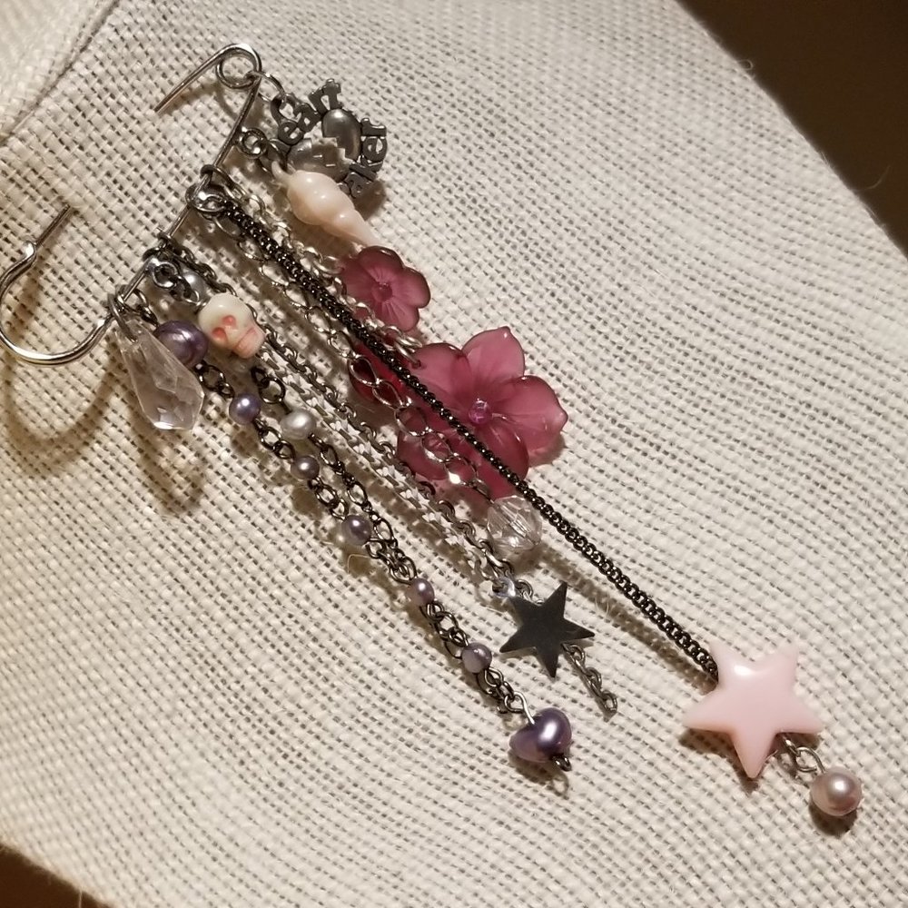 💔 OOAK VINTAGE Poison Apple NYC Designer HEARTBREAKER Safety Pin Brooch UNIQUE!